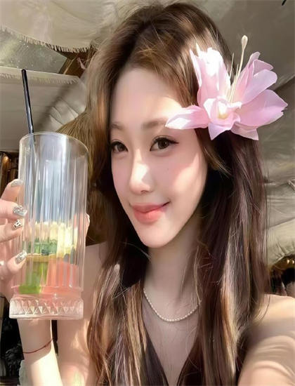 文化阐释《与神同行：对话教皇方济各》：探索的审美特点与艺术成就 认识电影作为文化载体的功能